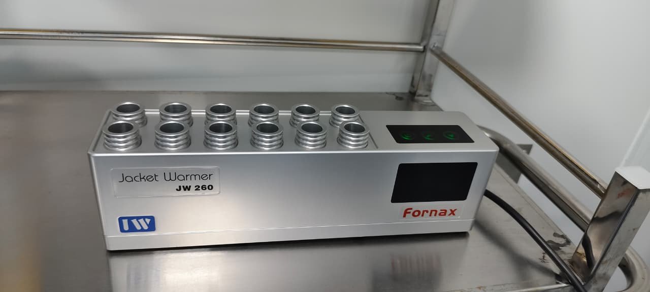 Jacket warmer for sample vials